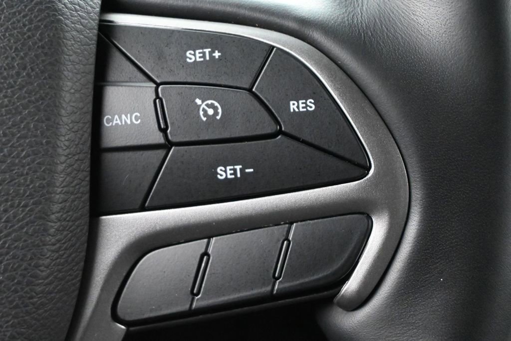 Used 2022 Jeep Grand Cherokee Laredo X RWD image 7