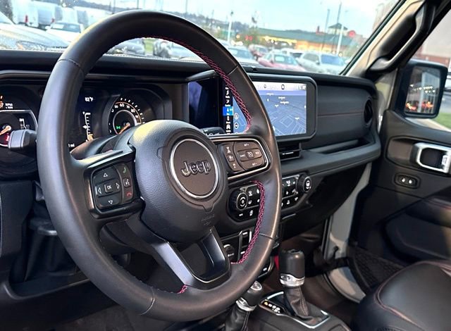 Used 2024 Jeep Wrangler Unlimited Rubicon image 14