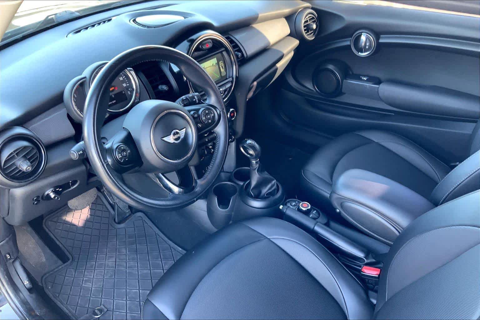 Used 2018 MINI Cooper 2-Door Hardtop FWD image 18