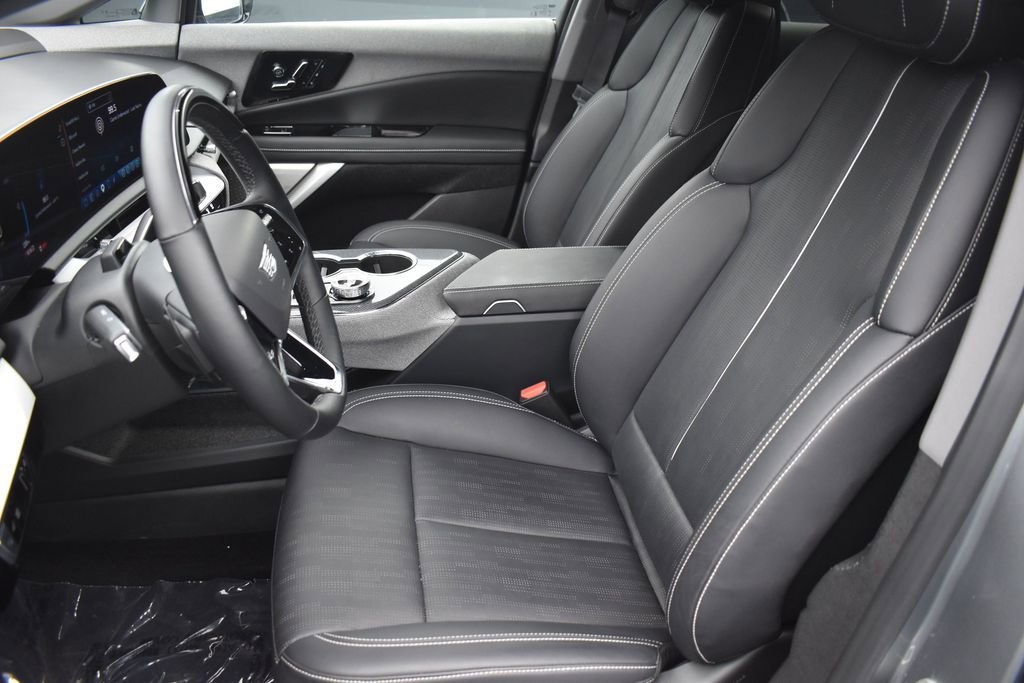 Used 2025 Cadillac Optiq Sport 2 w/ LPO, Floor Liner Package AWD/4WD image 12