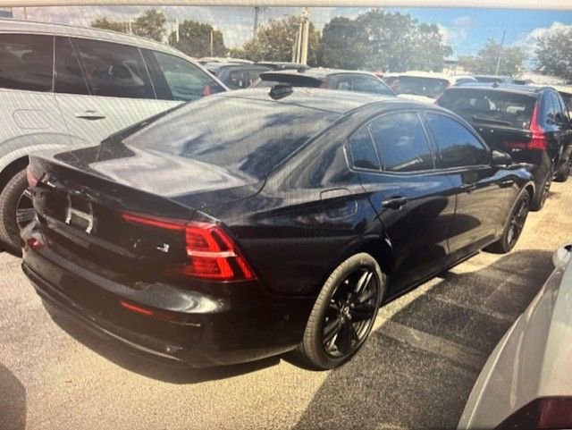 Used 2023 Volvo S60 T8 Plus image 2