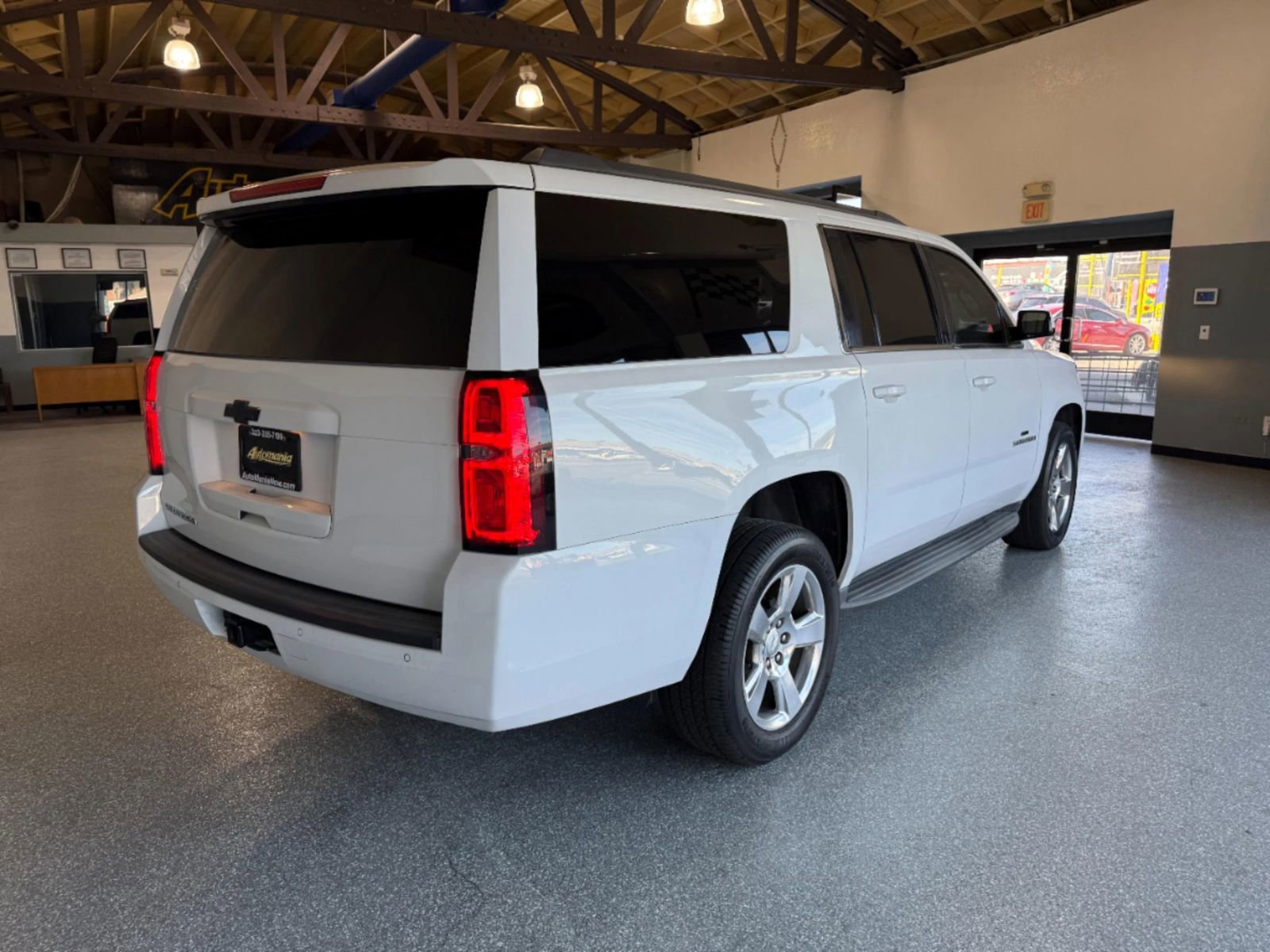 Used 2015 Chevrolet Suburban LS image 7
