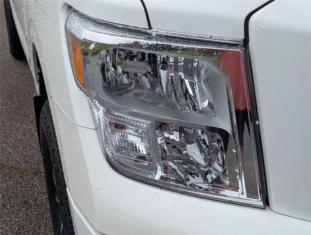 Used 2024 Nissan Titan SV w/ SV Convenience Package AWD/4WD image 8