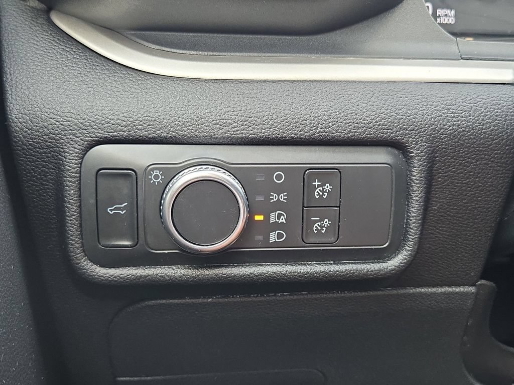 Used 2021 Ford Explorer XLT RWD image 24