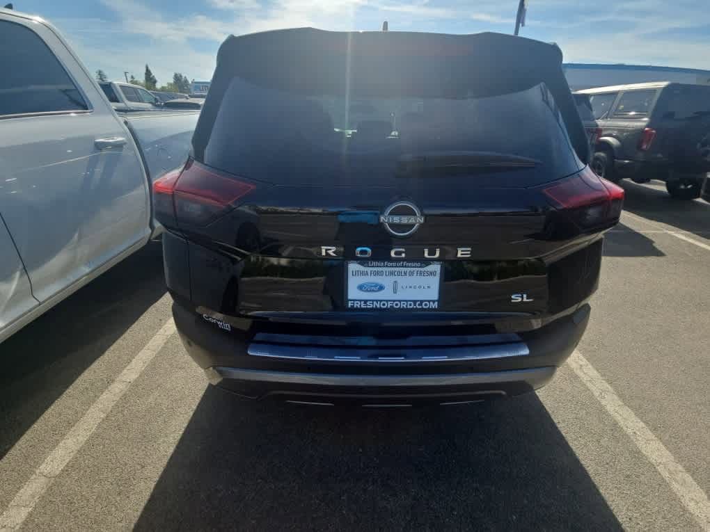 Used 2023 Nissan Rogue SL FWD image 8