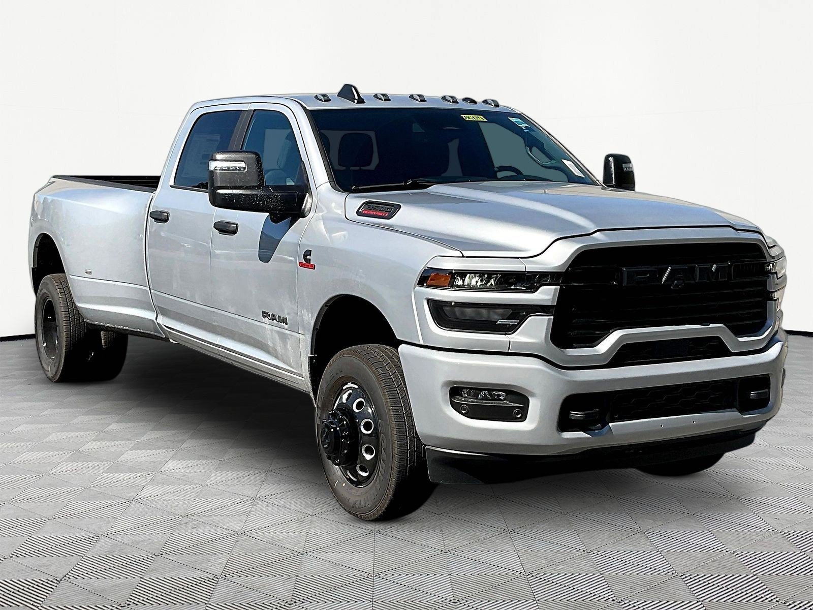 New 2027 RAM 3500 Big Horn AWD/4WD image 3