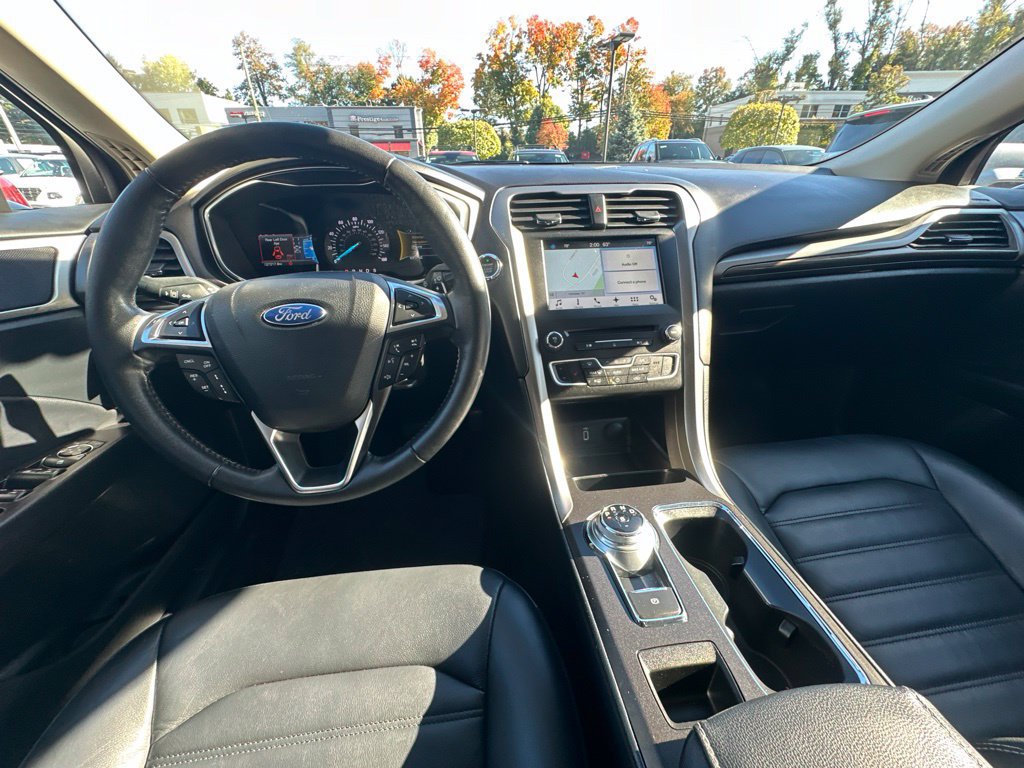 Used 2017 Ford Fusion SE w/ Fusion SE Technology Package AWD/4WD image 28