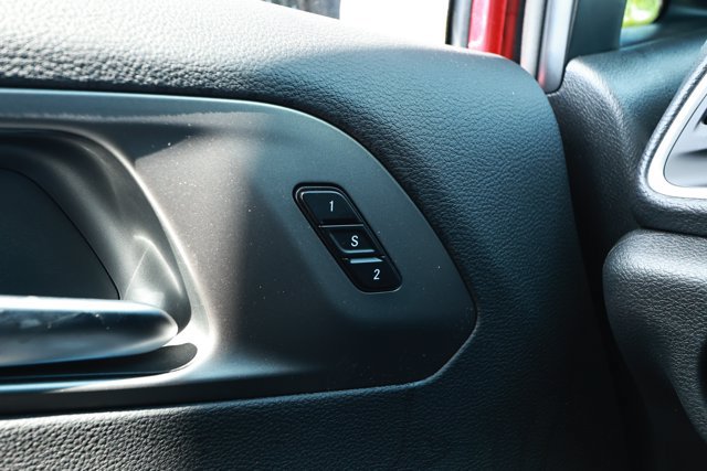 New 2027 Chrysler Pacifica Select FWD image 19