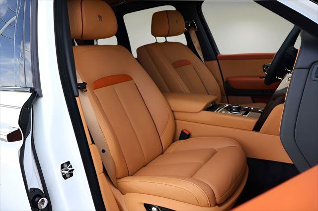 Certified 2023 Rolls-Royce Cullinan Black Badge AWD/4WD image 28