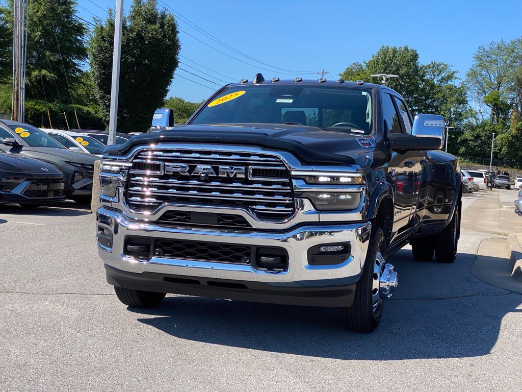 Used 2025 RAM 3500 Longhorn AWD/4WD image 3