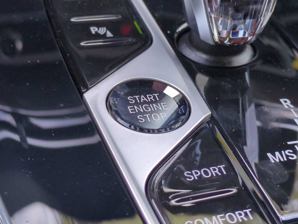 New 2026 BMW ALPINA XB7 AWD/4WD image 28