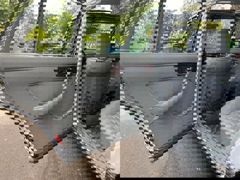 Used 1987 Mercedes-Benz 560 SEL image 10