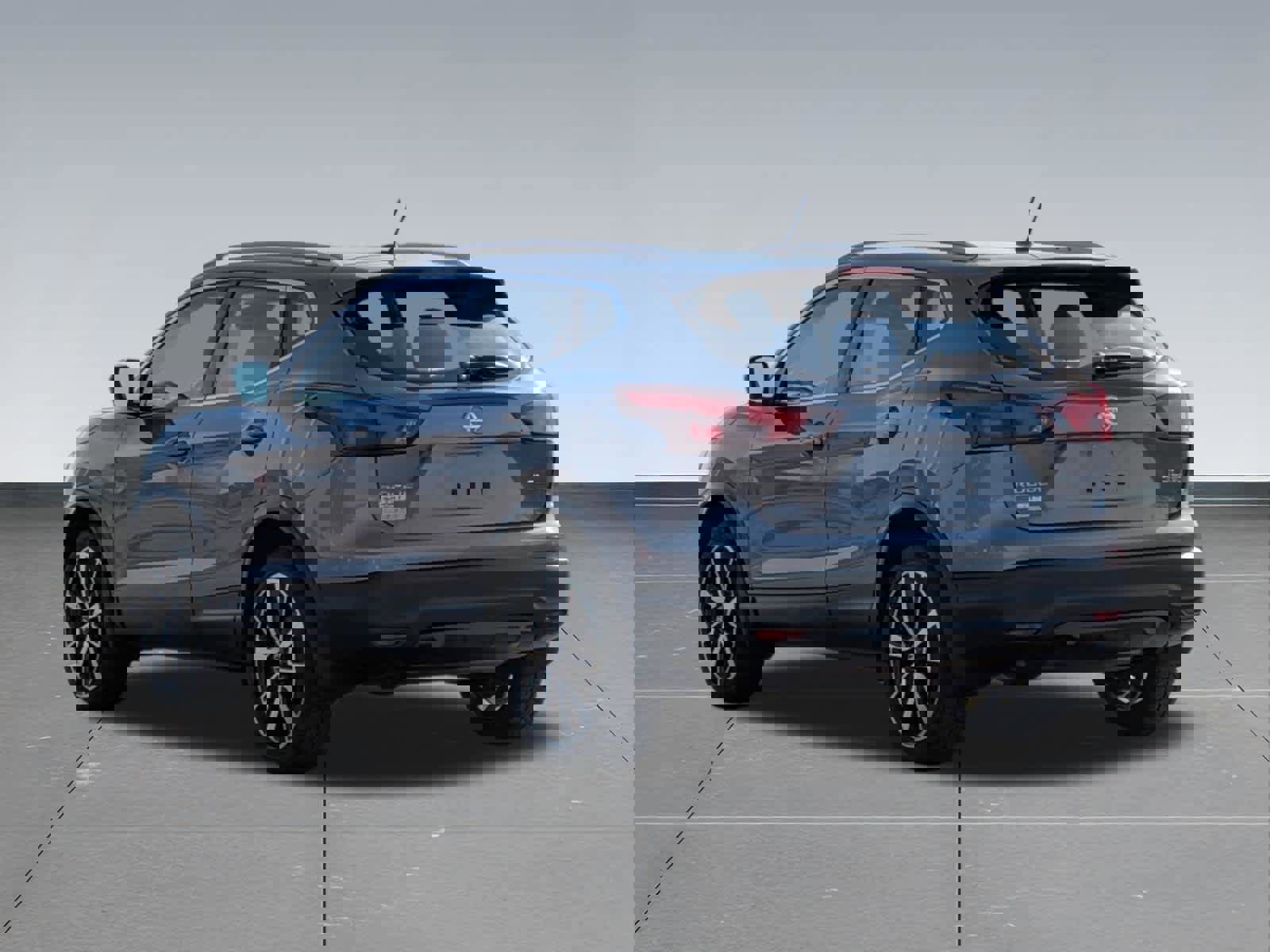 Used 2017 Nissan Rogue Sport SL w/ SL Premium Package image 3