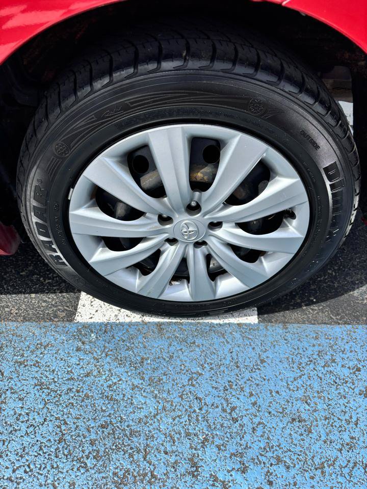 Used 2012 Toyota Corolla LE FWD image 24