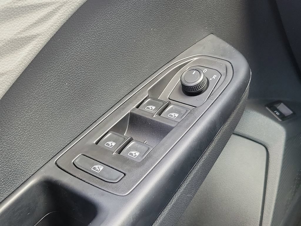 Certified 2023 Volkswagen Taos S FWD image 25