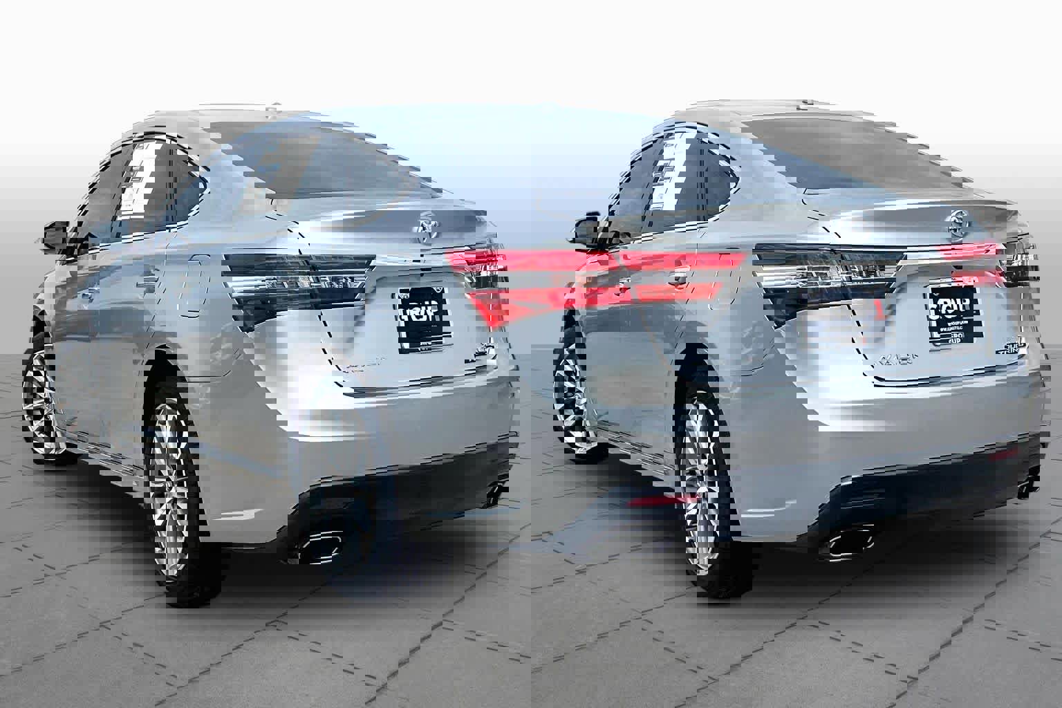 Used 2015 Toyota Avalon XLE Touring image 12