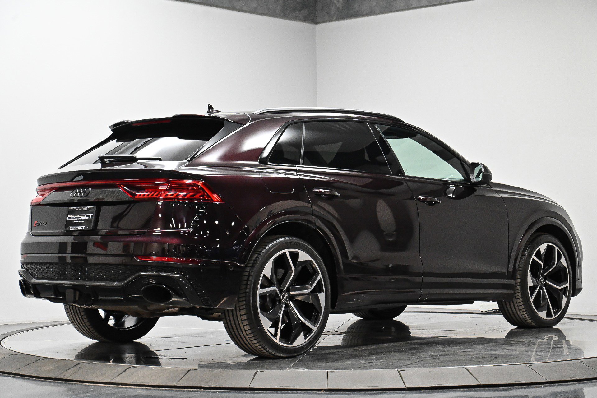 Used 2021 Audi RS Q8 w/ Carbon Optic Package image 10