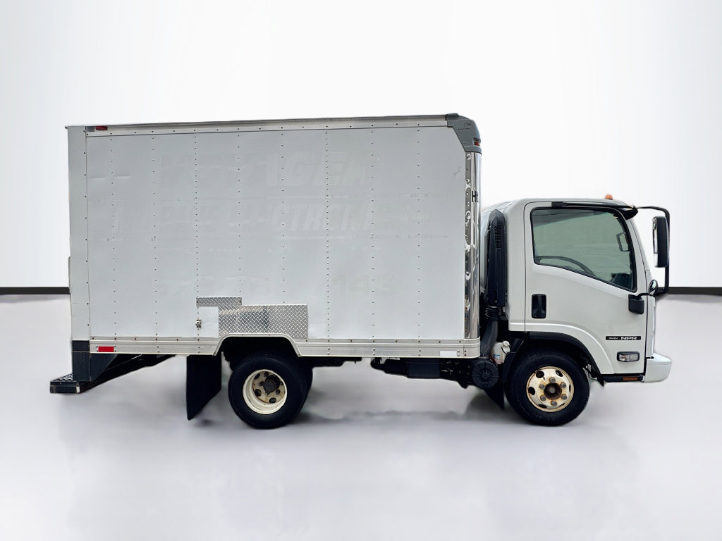 Used 2017 Isuzu NPR RWD image 4