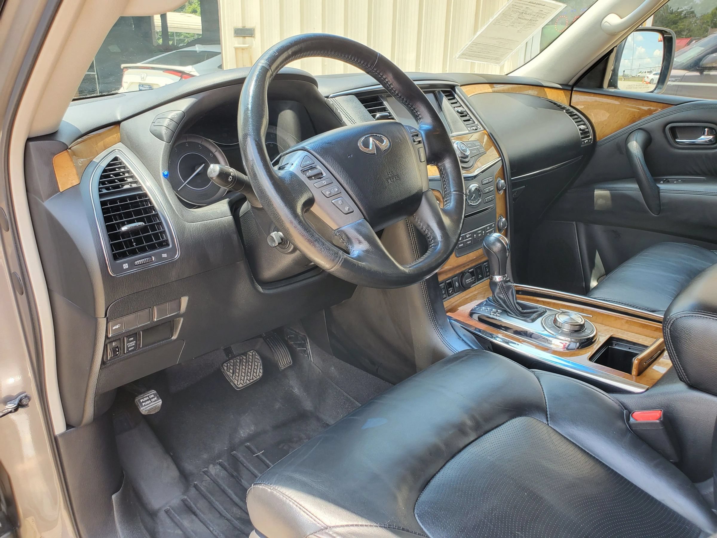 Used 2014 INFINITI QX80 4WD w/ Theater Package image 30
