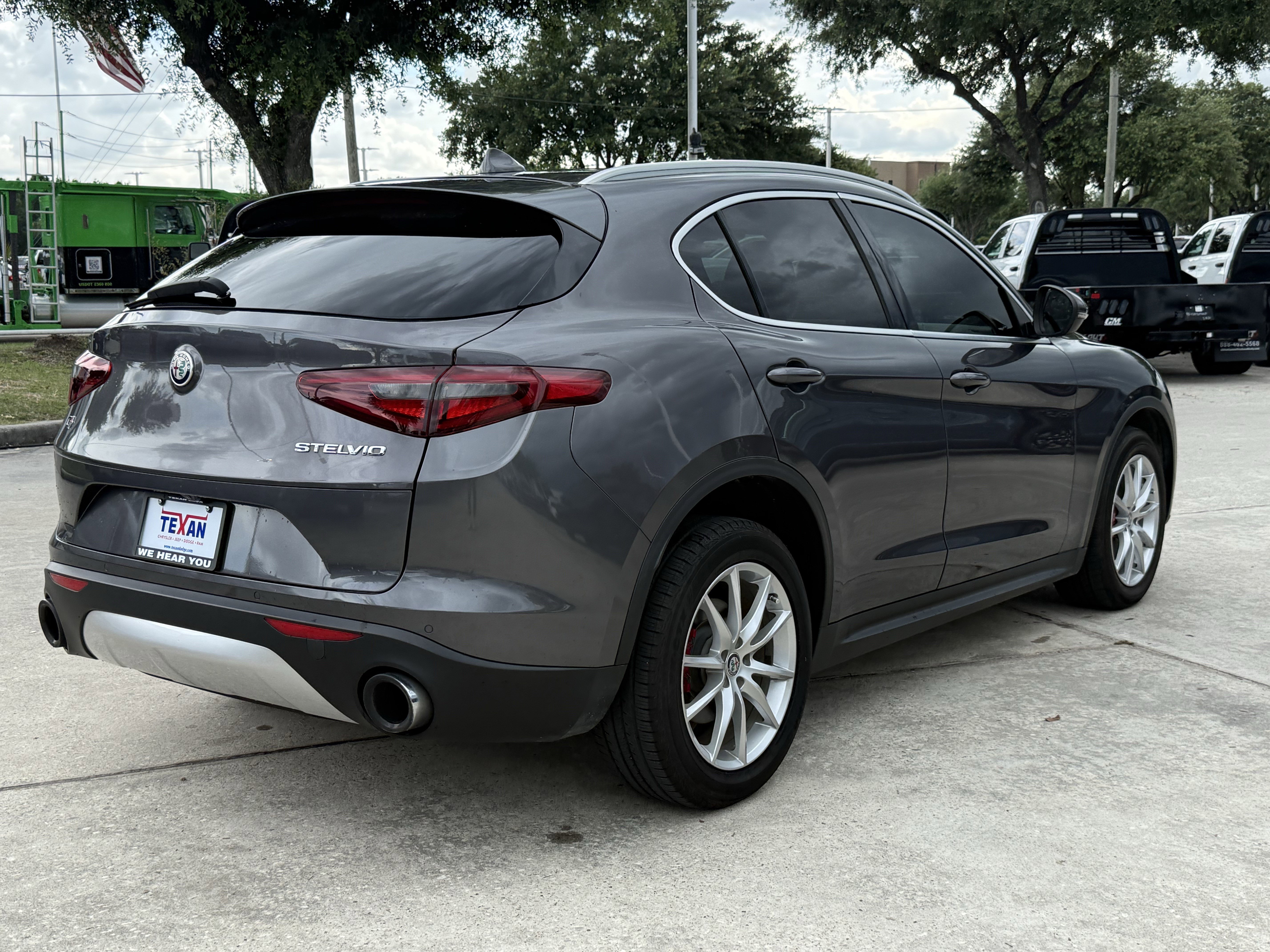 Used 2018 Alfa Romeo Stelvio Ti AWD/4WD image 5