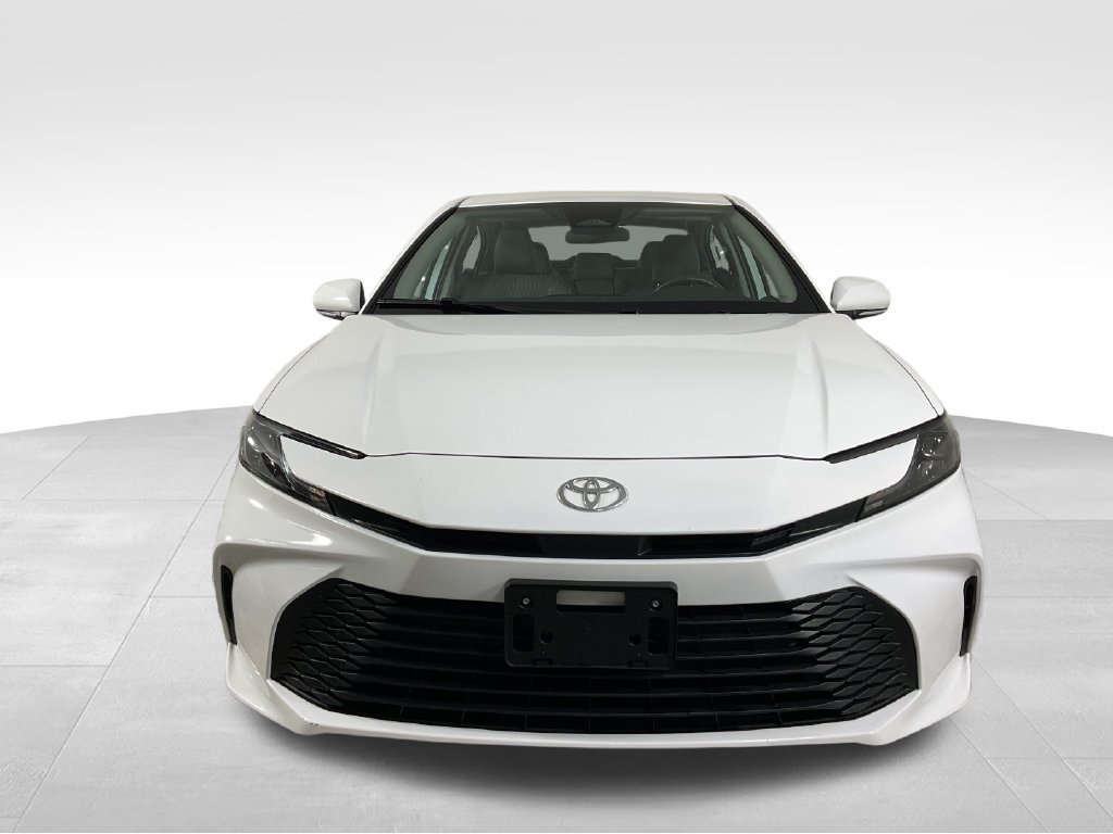 Used 2025 Toyota Camry LE FWD image 3