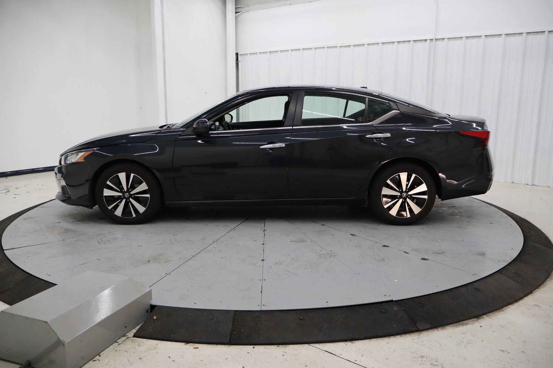 Used 2022 Nissan Altima 2.5 SV image 9