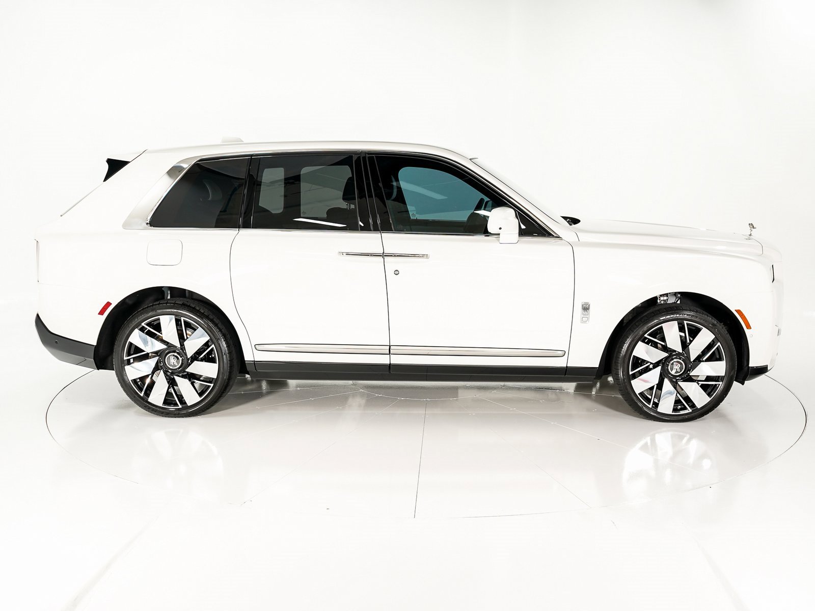 Certified 2025 Rolls-Royce Cullinan image 6