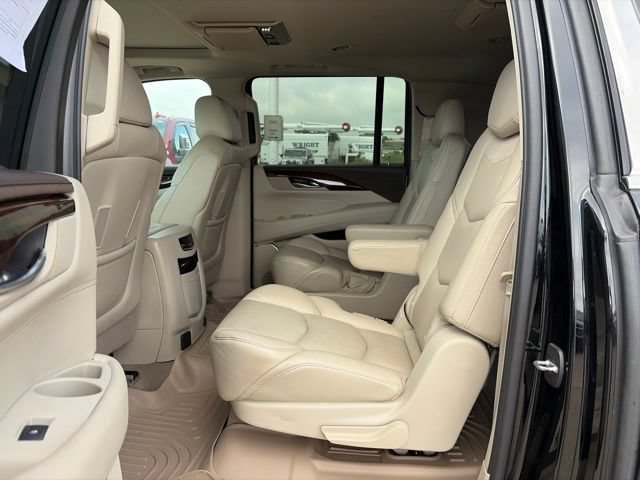 Used 2016 Cadillac Escalade ESV Premium AWD/4WD image 38