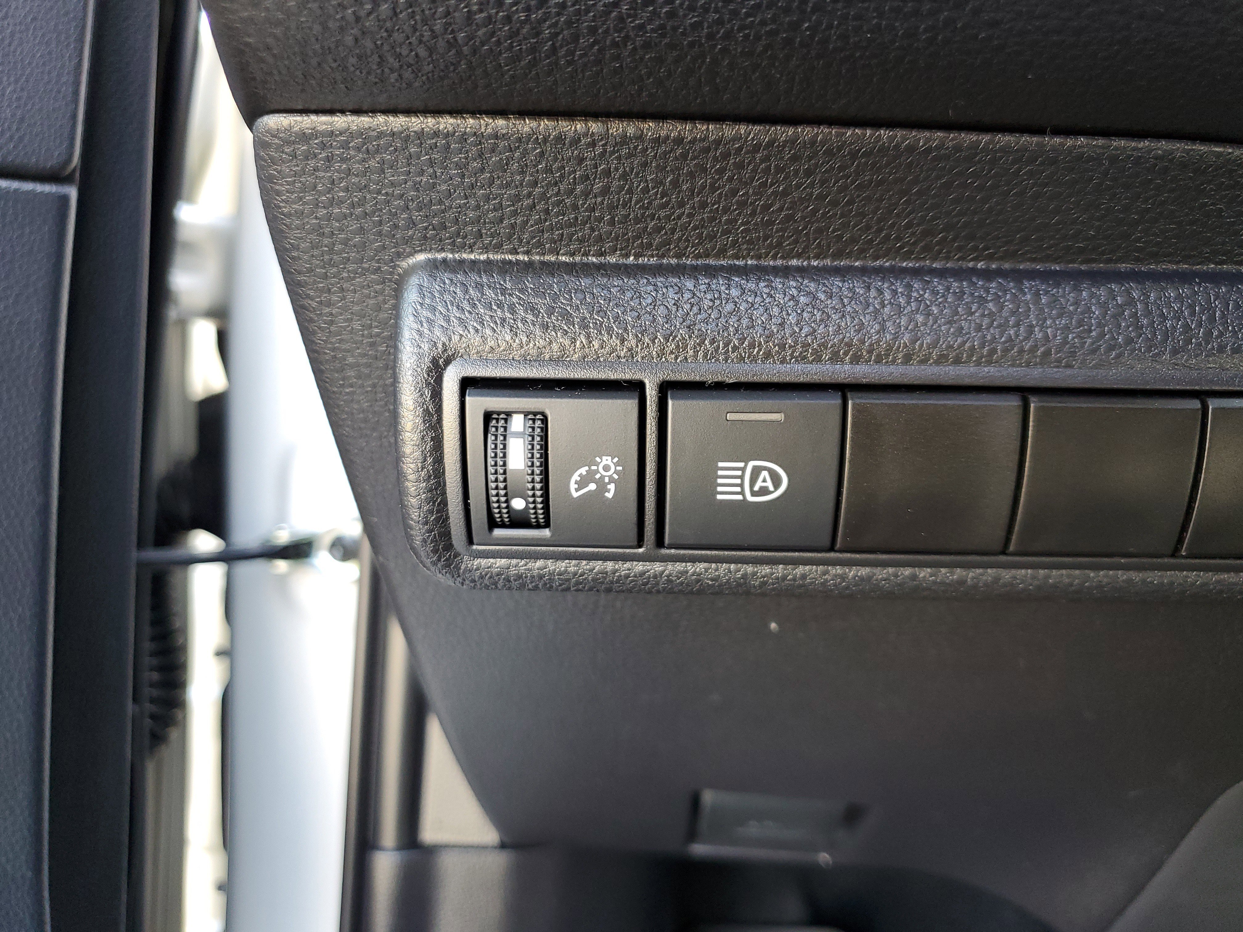 Used 2025 Toyota Corolla LE image 28