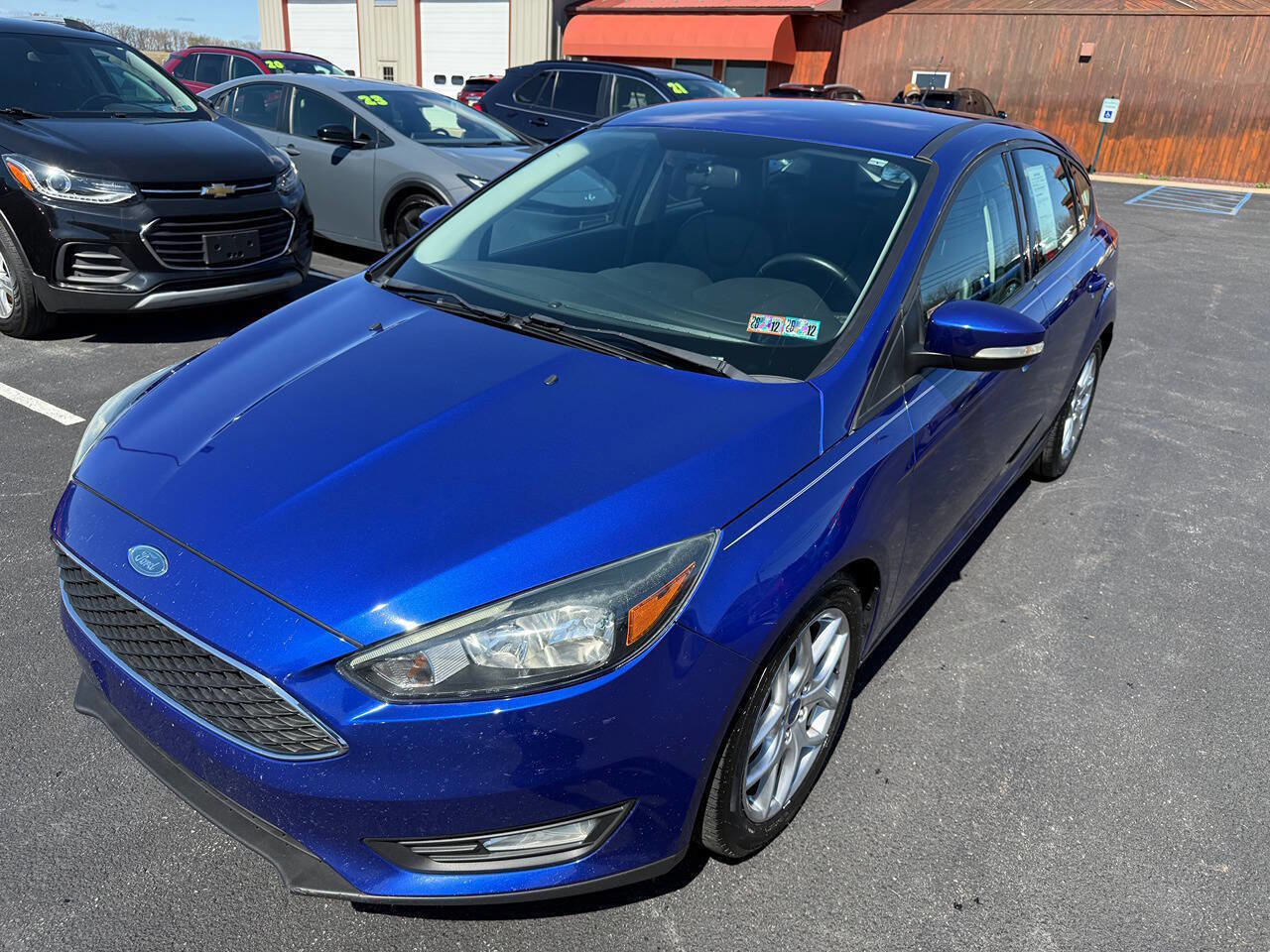 Used 2015 Ford Focus SE w/ Equipment Group 201A FWD image 2
