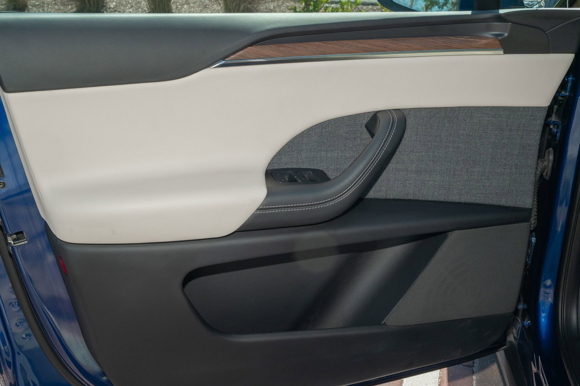 Used 2022 Tesla Model X Long Range image 17