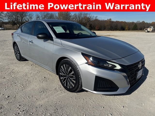 Used 2024 Nissan Altima 2.5 SV image 7