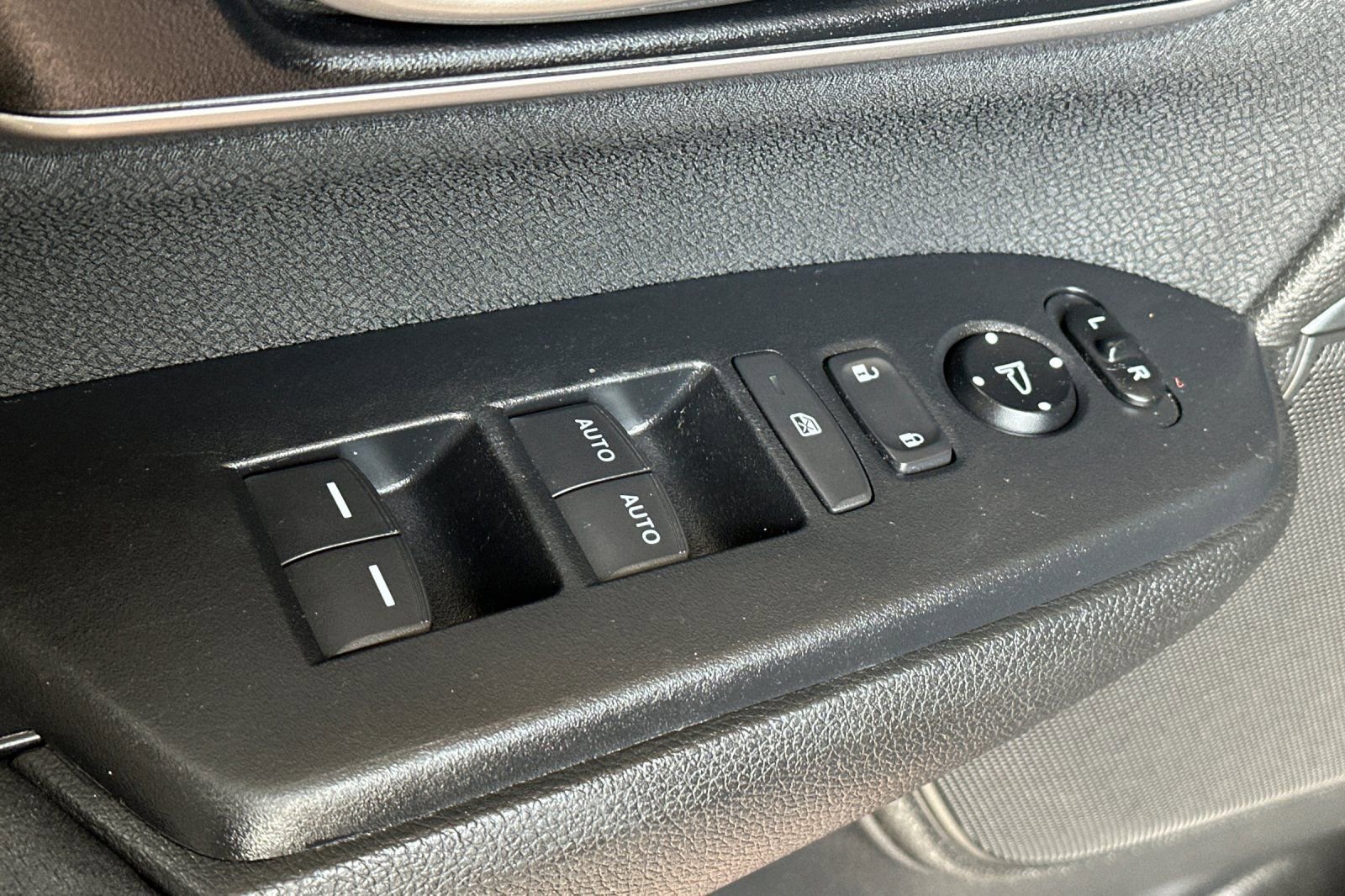 Used 2022 Honda CR-V EX image 12