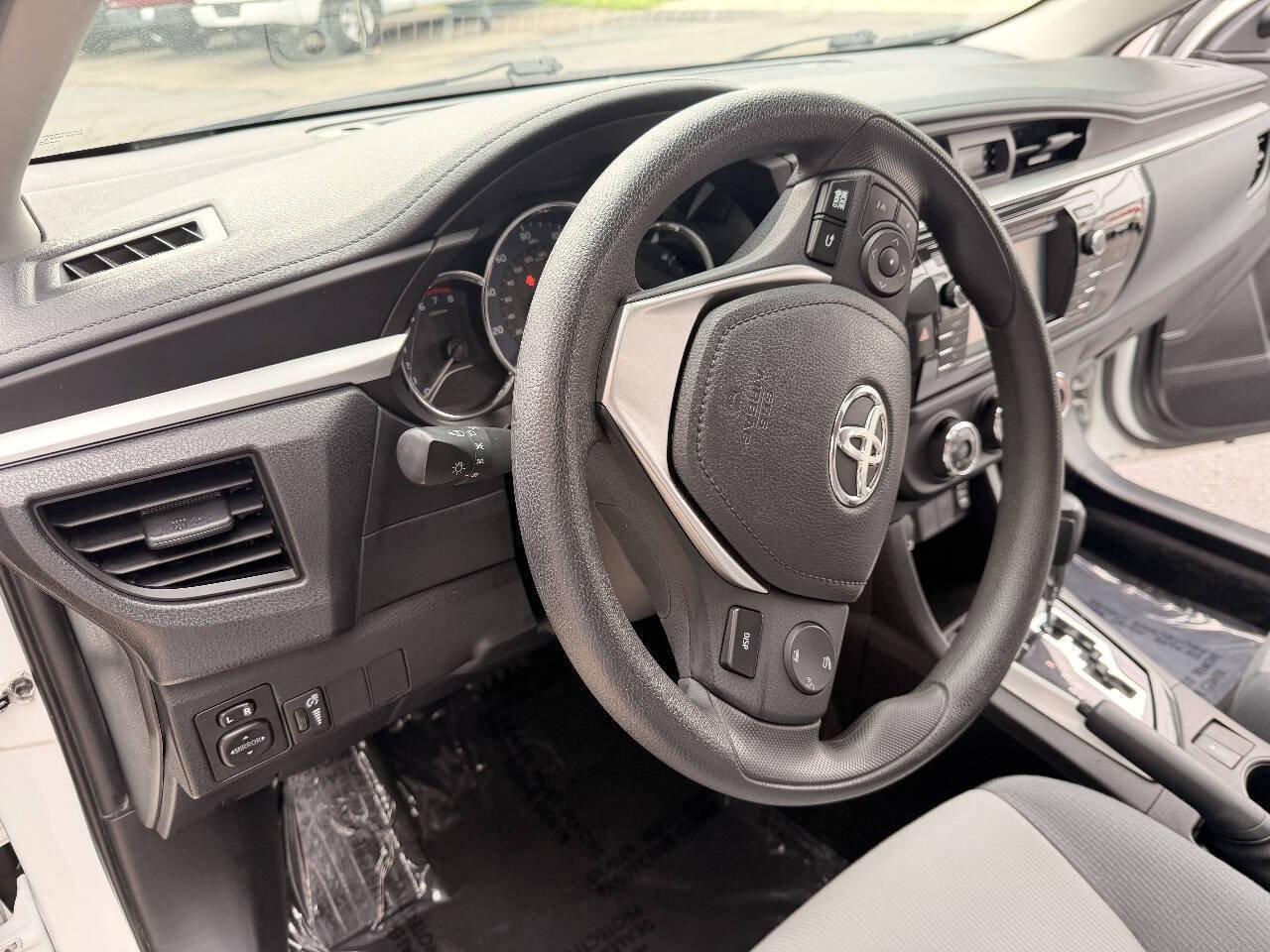 Used 2016 Toyota Corolla L FWD image 8