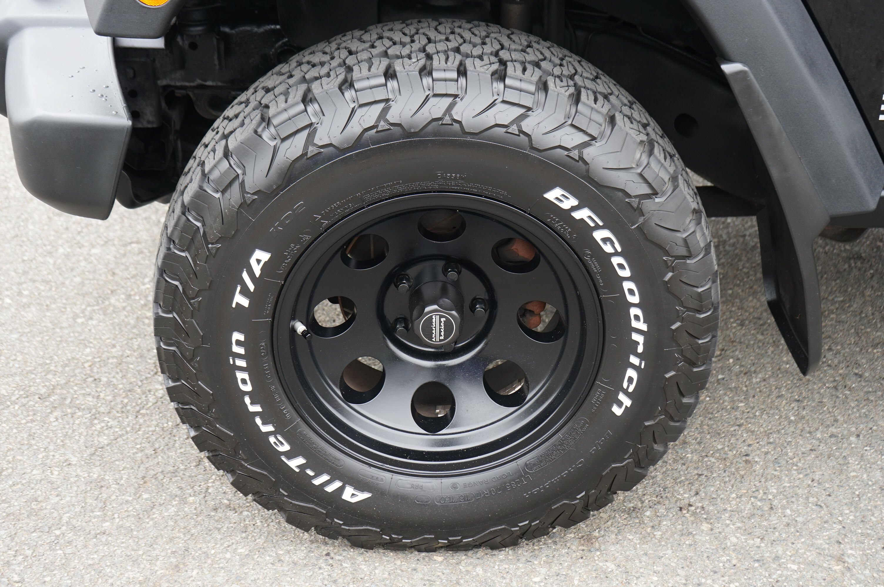 Used 2008 Jeep Wrangler Unlimited Rubicon w/ Dual Top Group AWD/4WD image 10