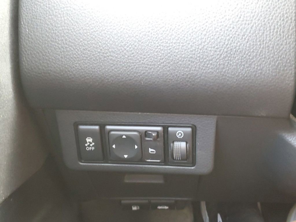 Used 2012 Nissan Versa 1.8 S w/ Plus Pkg image 25