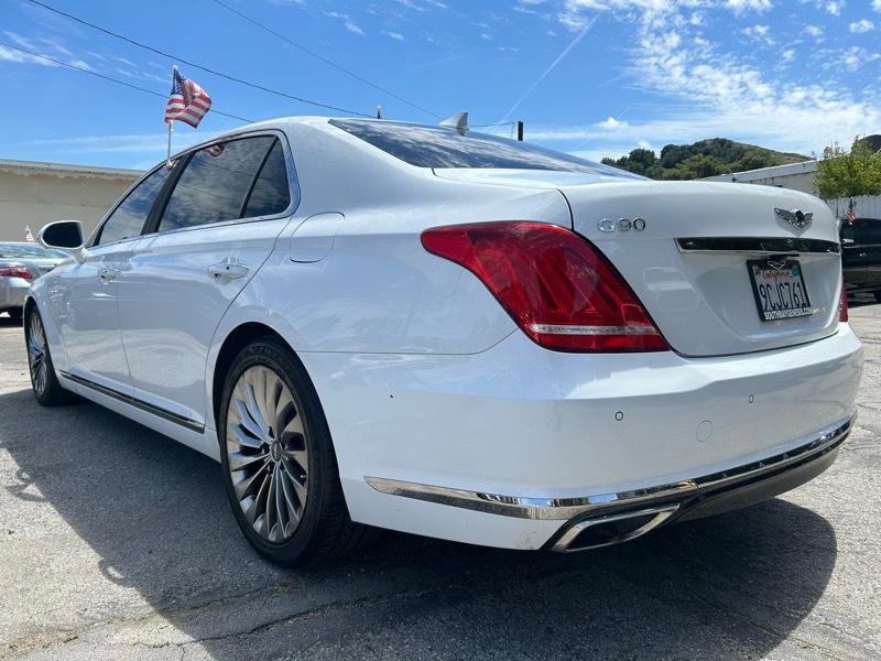 Used 2017 Genesis G90 3.3T Premium RWD image 5