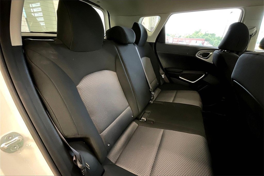 Used 2024 Kia Soul LX w/ Option Group 015 image 28