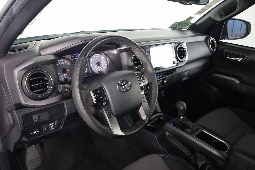 Used 2023 Toyota Tacoma TRD Off-Road w/ Technology Package AWD/4WD image 7