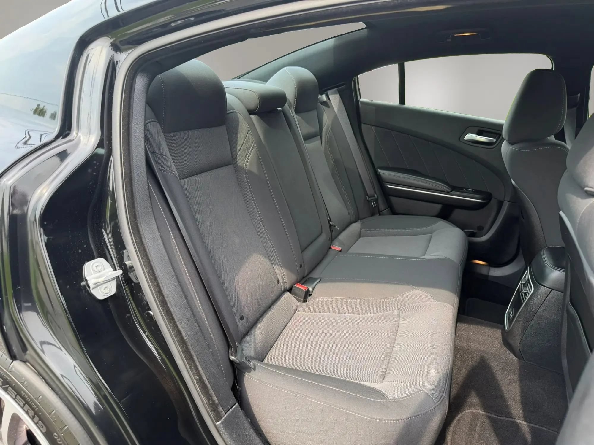 Used 2019 Dodge Charger SXT AWD/4WD image 3