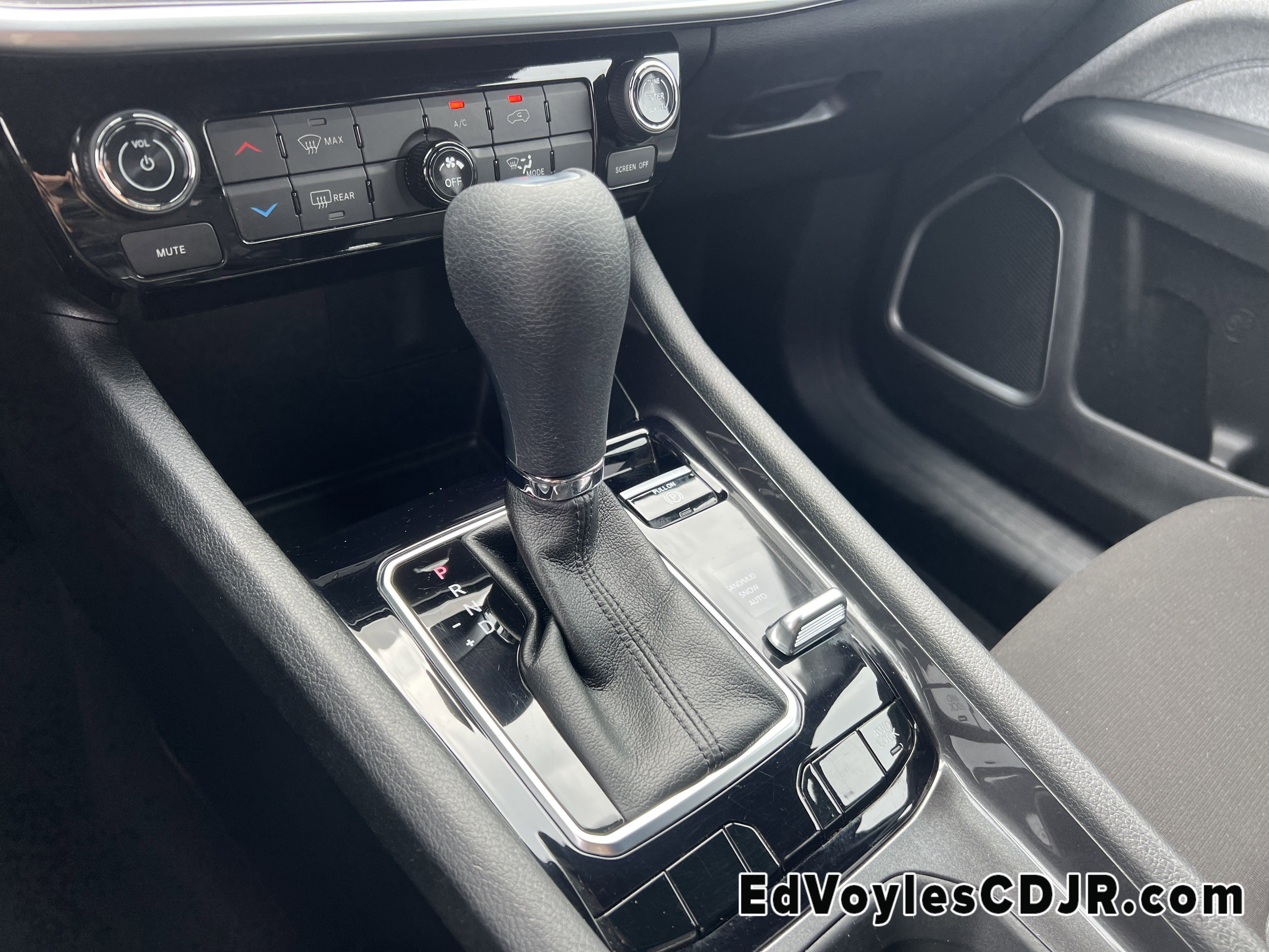 Used 2023 Jeep Compass Sport image 37