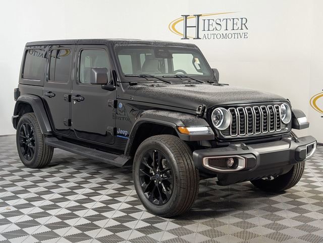 Used 2025 Jeep Wrangler Unlimited Sahara image 2