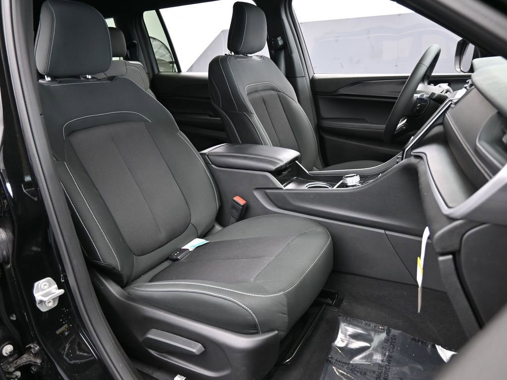 Used 2024 Jeep Grand Cherokee L Laredo image 44