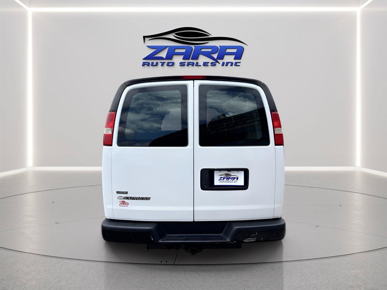 Used 2010 Chevrolet Express 2500 Extended RWD image 5