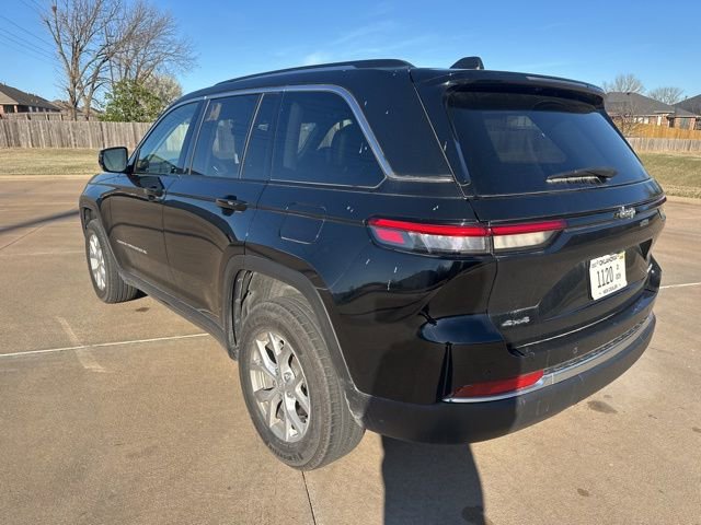 Used 2024 Jeep Grand Cherokee Limited image 3