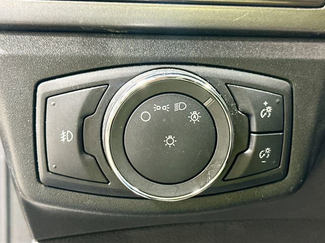 Used 2017 Ford Fusion SE w/ Fusion SE Technology Package FWD image 10