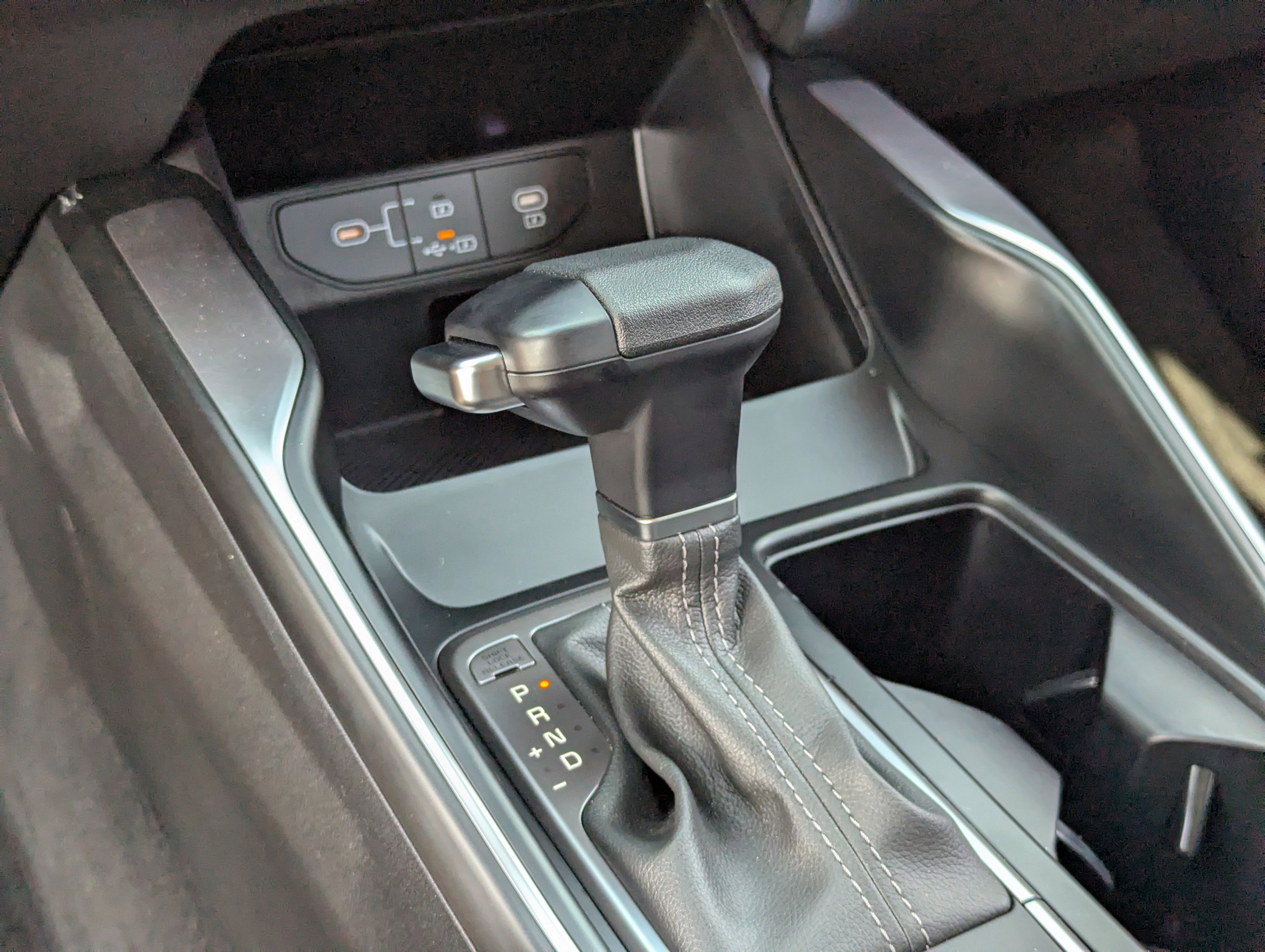 Certified 2025 Kia Sorento LX image 28