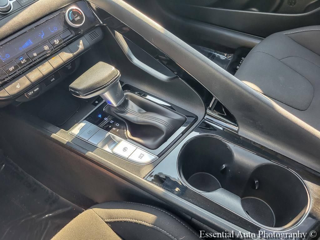 Used 2025 Hyundai Elantra SEL FWD image 24