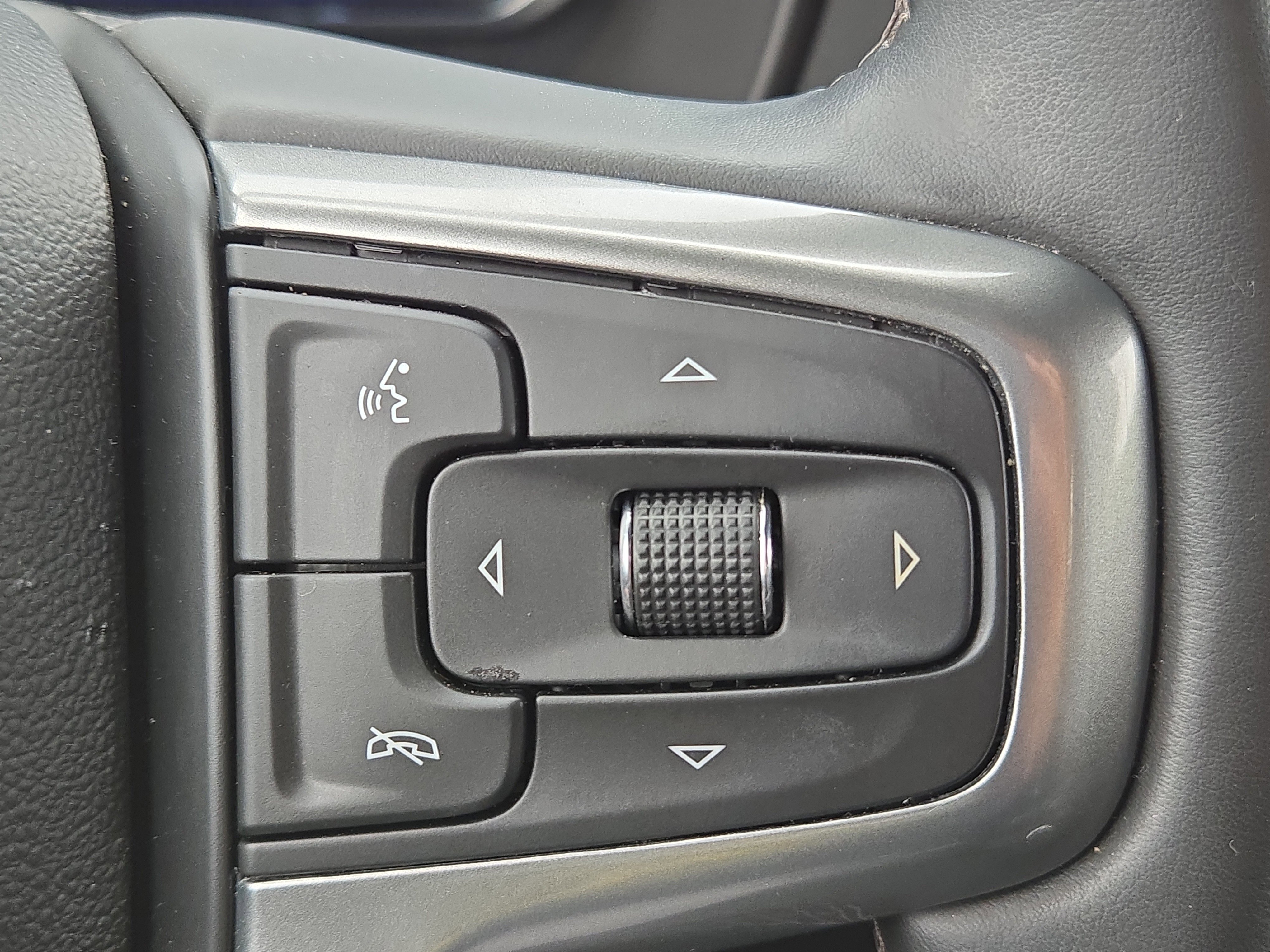 Used 2024 Chevrolet Tahoe Z71 w/ Luxury Package image 26