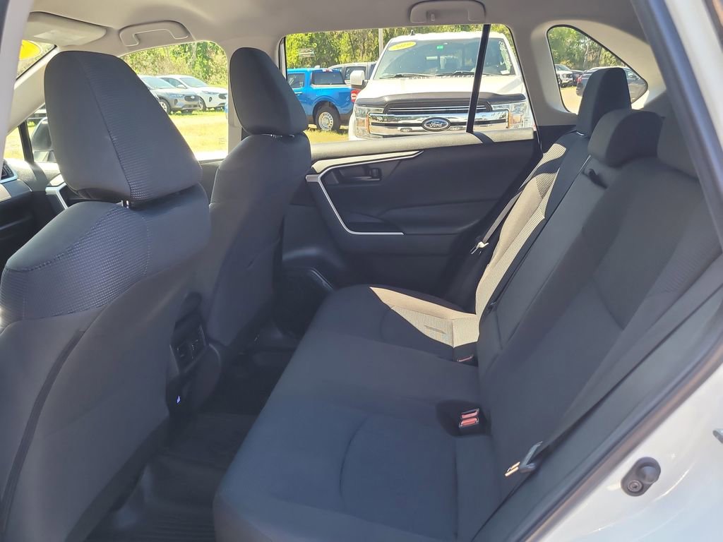 Used 2022 Toyota RAV4 LE image 11